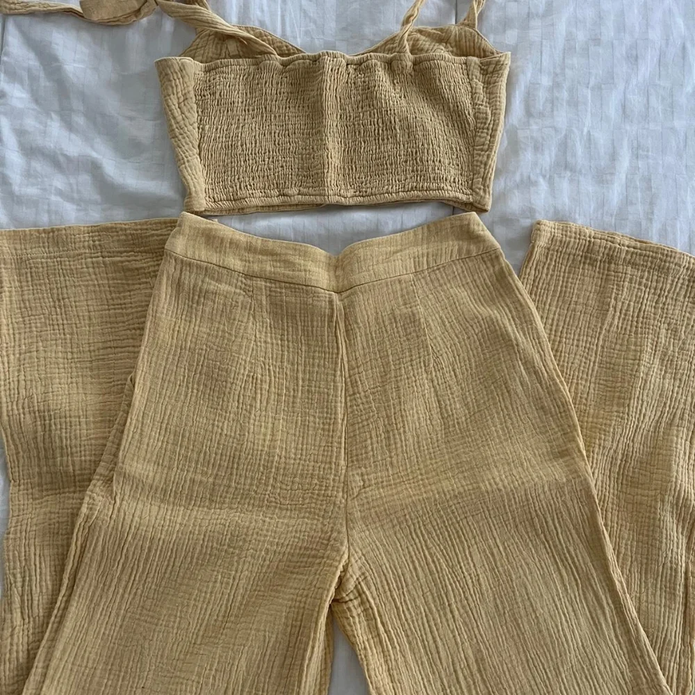 Set - Picture 2 of 5